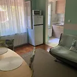 Topic & Krk Location דירה *