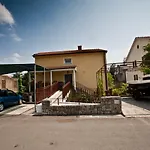דירה Topic & Krk Location